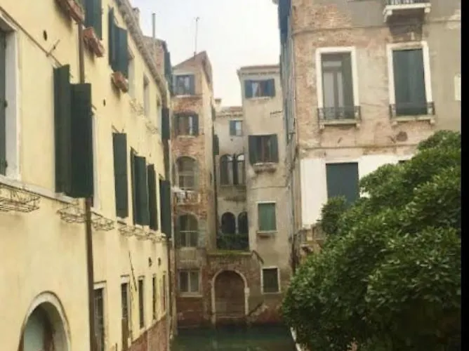 Ca Martinengo Apartman *